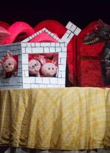 Три поросёнка и Чёрный волк