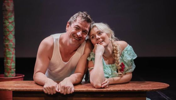 Спектакль «Любовь и голуби»