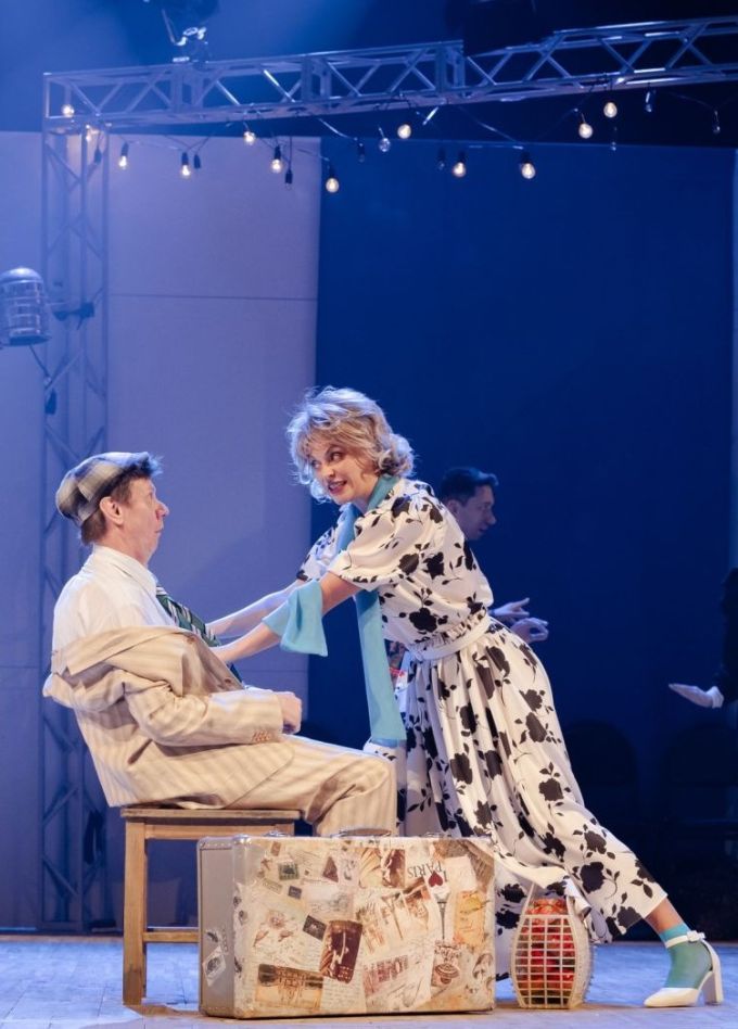 Спектакль «Любовь и голуби»