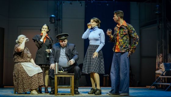 Спектакль «Любовь и голуби»