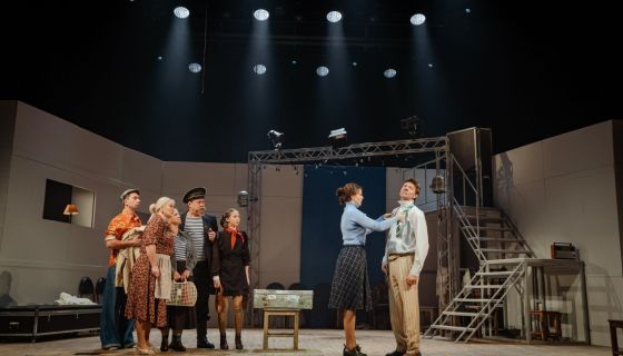 Спектакль «Любовь и голуби»