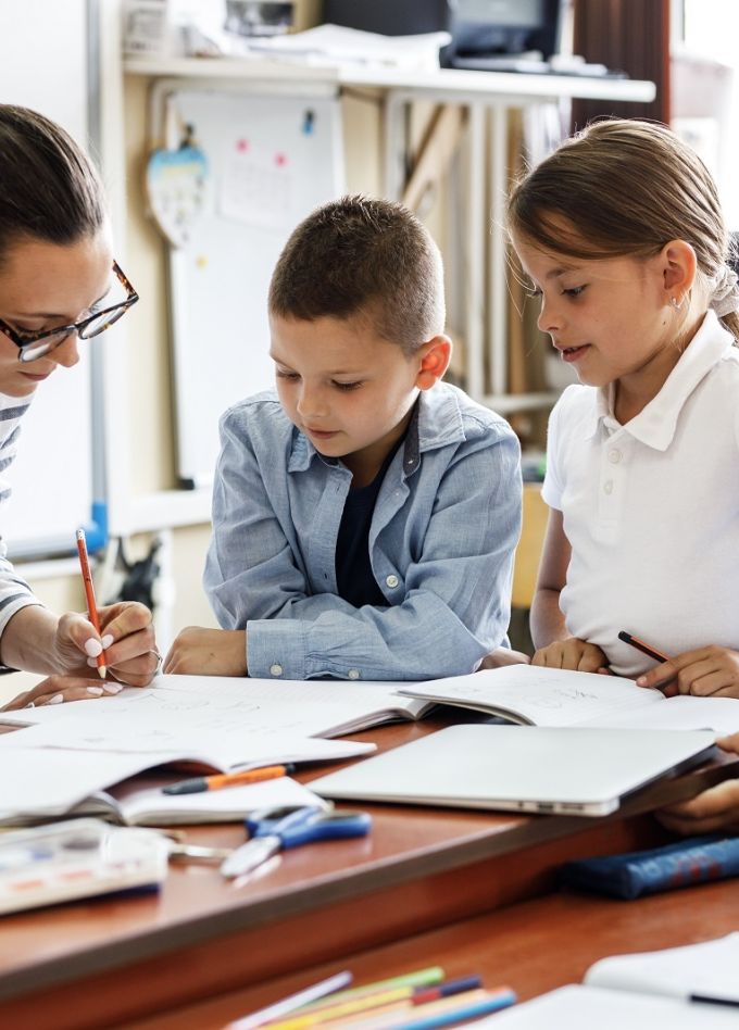 Сказки на полянке. Незнайка идет учиться