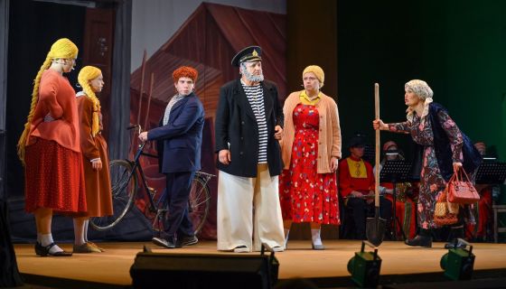 Спектакль «Любовь и голуби»